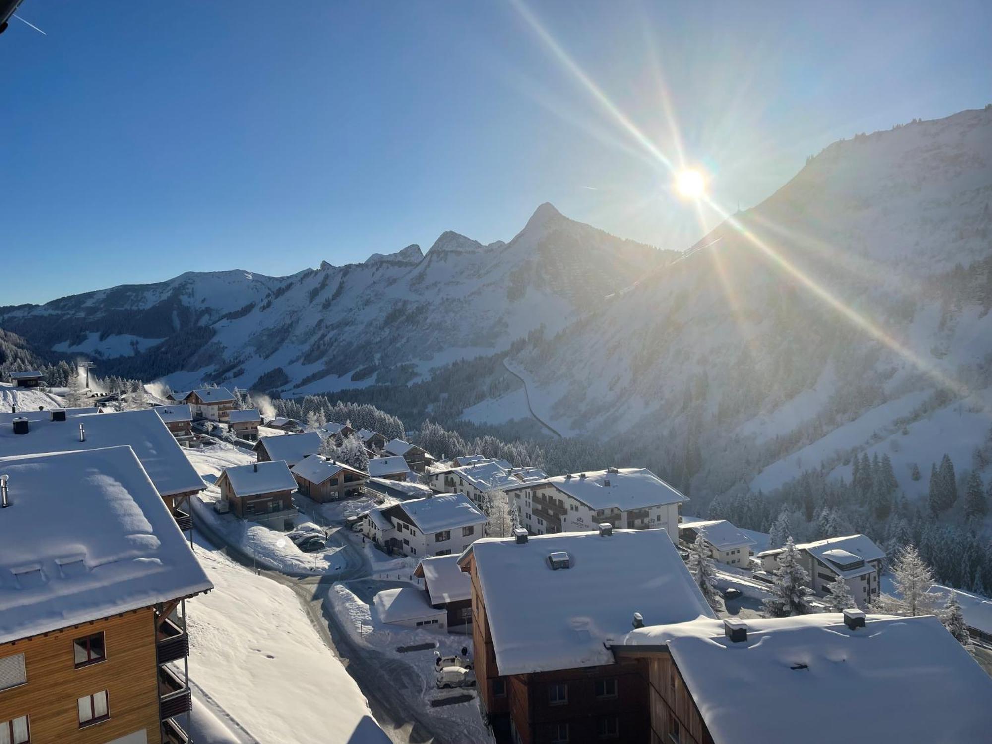 Landhaus Bergblicksuite Top11 Дамулс Екстериор снимка